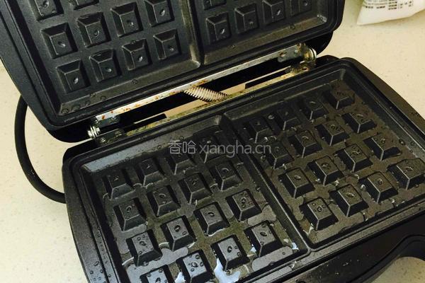 窝夫（华夫饼）的做法图解4