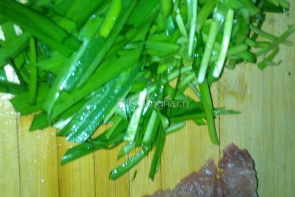 韭菜炒肉的做法图解3