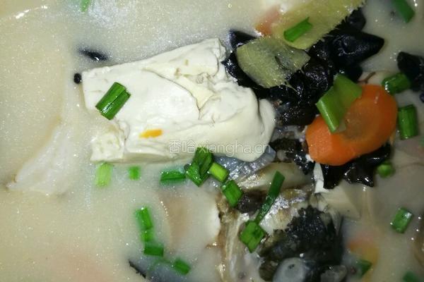 鱼头炖豆腐的做法图解12