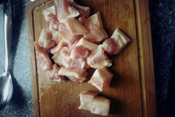 红烧牛肉炖土豆的做法图解2