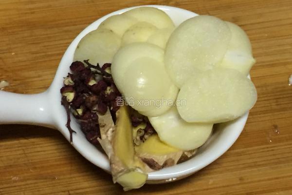 莲白回锅肉的做法图解3