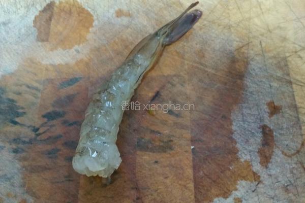 圣女果夹虾仁的做法图解2