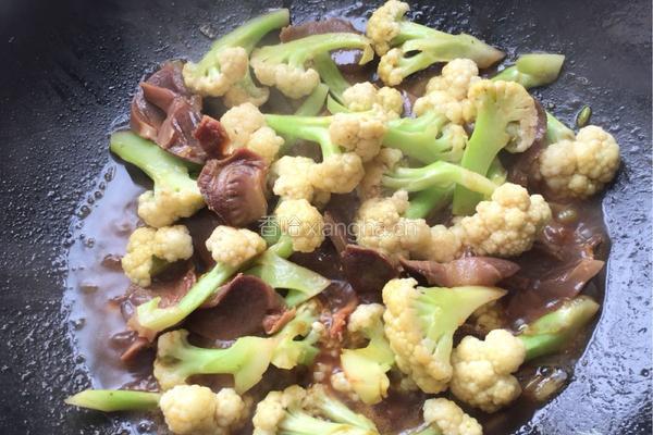 花菜炒鸭胗的做法图解5