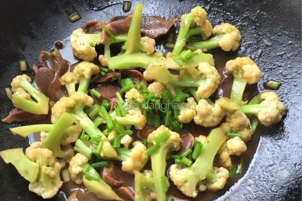 花菜炒鸭胗的做法图解6