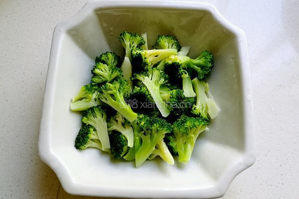 凉拌西兰花的做法图解5