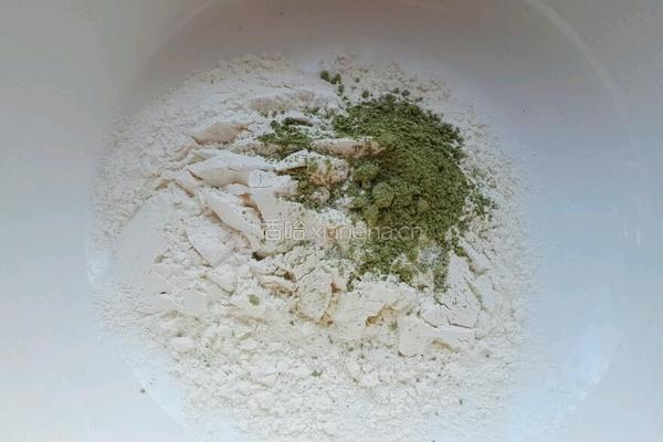 百财饺子（羊肉胡萝卜馅 抹茶版）的做法图解2