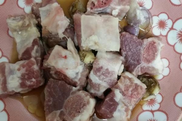 土豆焖排骨的做法图解2