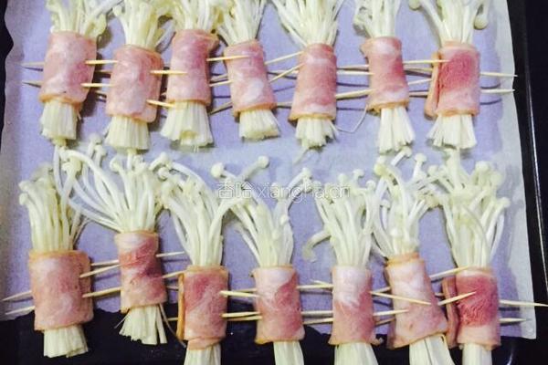 培根金针菇卷的做法图解2