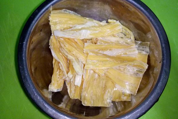 淡菜腐竹胡萝卜粥的做法图解4