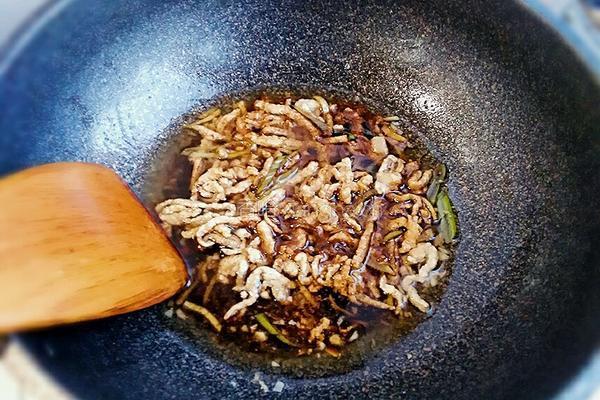 酸菜肉丝的做法图解5