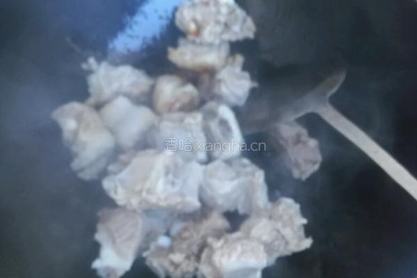 排骨炖藕汤的做法图解6