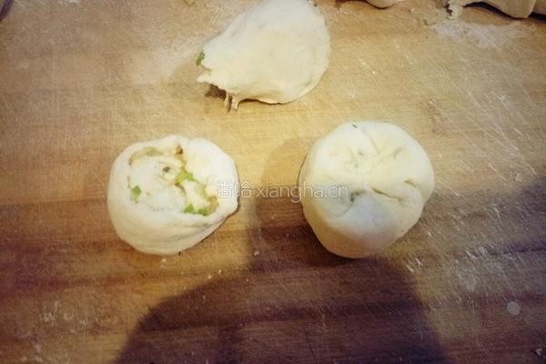 葱油五香烧饼的做法图解8