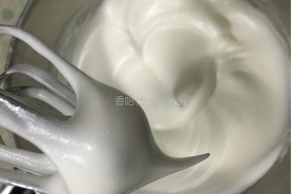 火龙果蛋糕卷的做法图解5