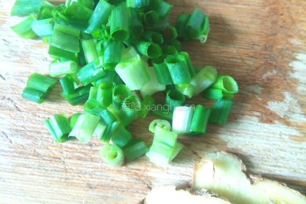 平菇炒鸡蛋的做法图解5