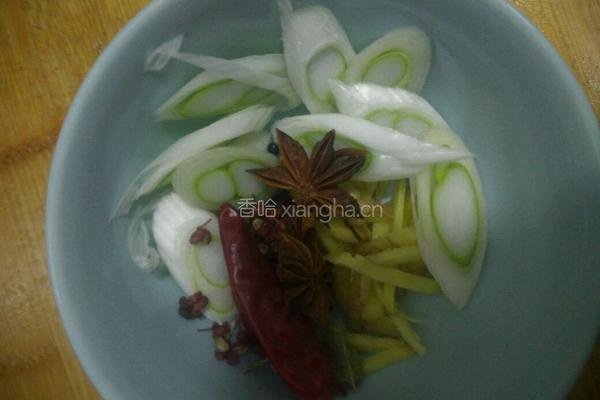 鸡肉炖蘑菇的做法图解4