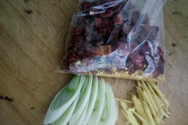 辣子鸡丁的做法图解4