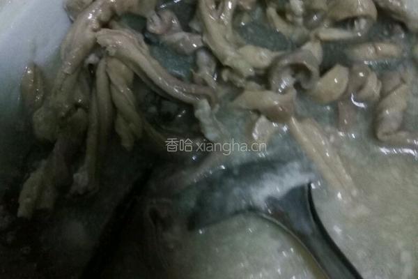 猪肚肉皮汤的做法图解1