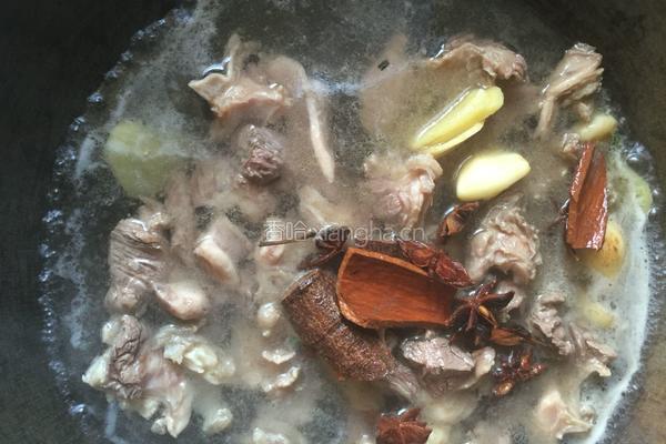 土豆焖牛腩的做法图解4