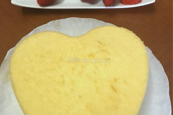 草莓蛋糕的做法图解1