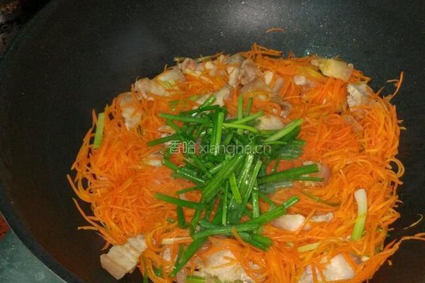 胡萝卜炒五花肉的做法图解6