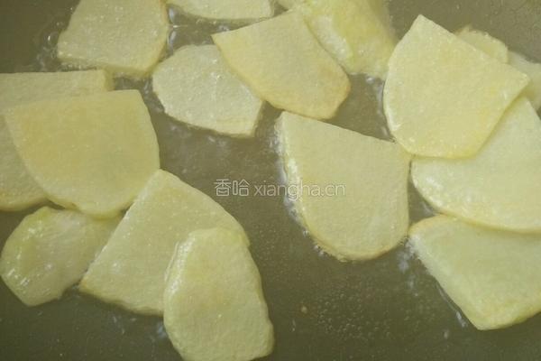 彩椒洋葱土豆片的做法图解3