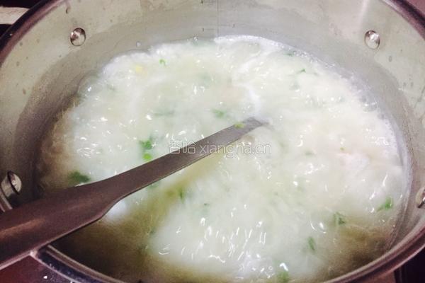 排骨生鱼片粥的做法图解6
