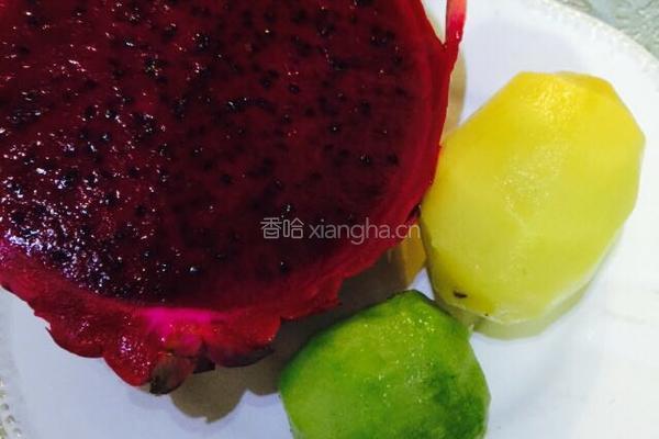 水果三明治的做法图解1