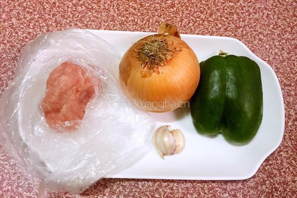 洋葱炒肉的做法图解1