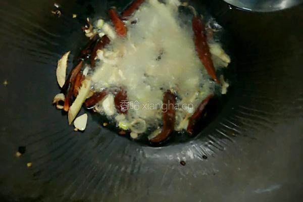 木耳炒白菜的做法图解4