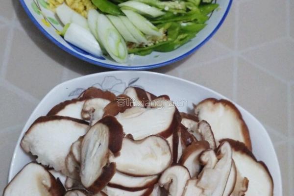 素炒香菇片的做法图解3