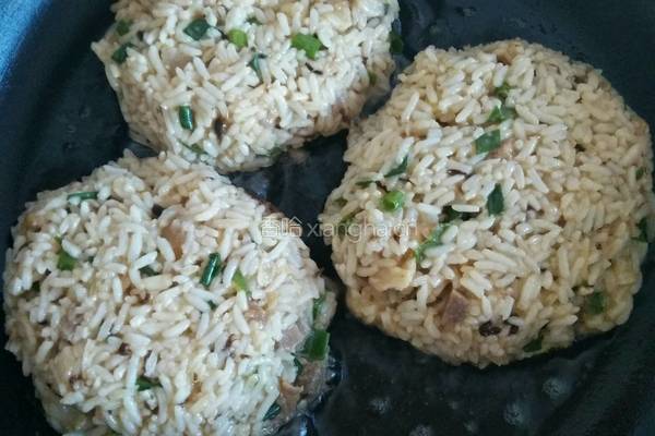 肉末橄榄菜米饭饼的做法图解3