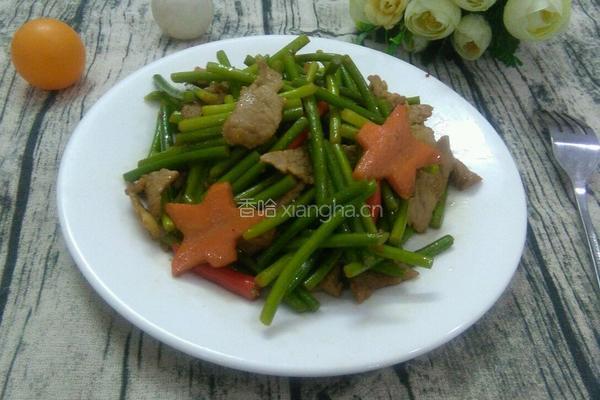 爆炒瘦肉蒜芯的做法图解6