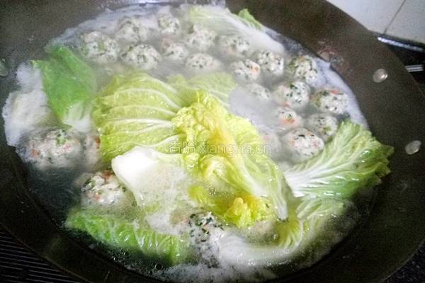 菠菜鸡肉丸子汤的做法图解10
