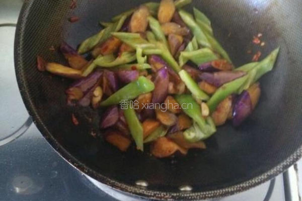 青椒炒茄子的做法图解6