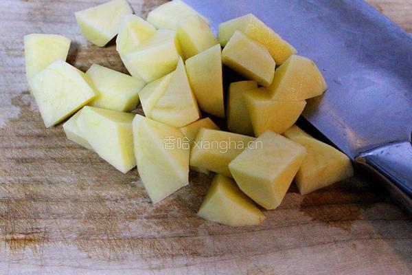 土豆炖豆角的做法图解2