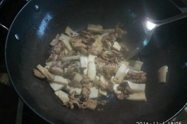 杏鲍菇炒肉片的做法图解3