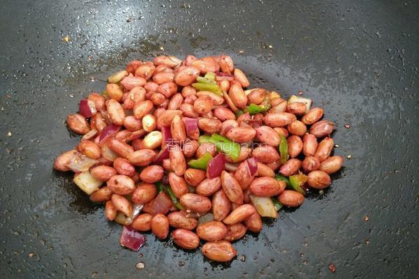 油炒花生米的做法图解9