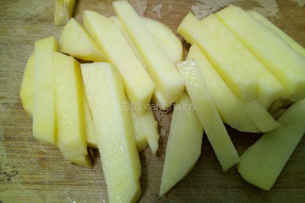年糕土豆炖白菜的做法图解3