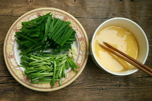 韭菜炒鸡蛋的做法图解2
