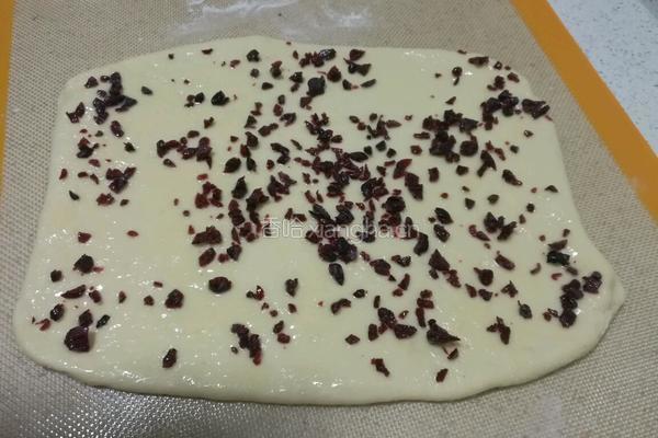蔓越莓酸奶棋子面包的做法图解4