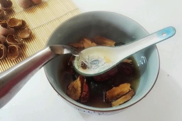 红糖桂圆红枣茶的做法图解7