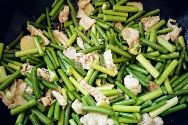 肉炒蒜苔的做法图解4