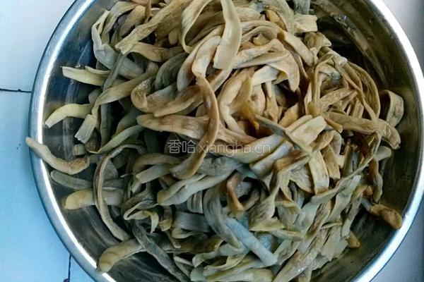 农家干豆角焖鸡的做法图解5