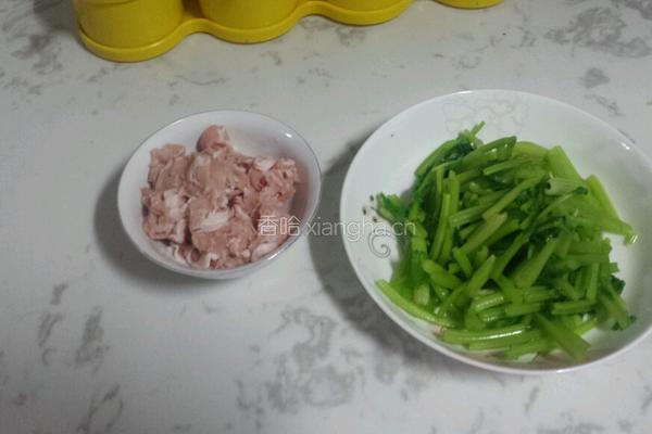 芹菜炒肉的做法图解2