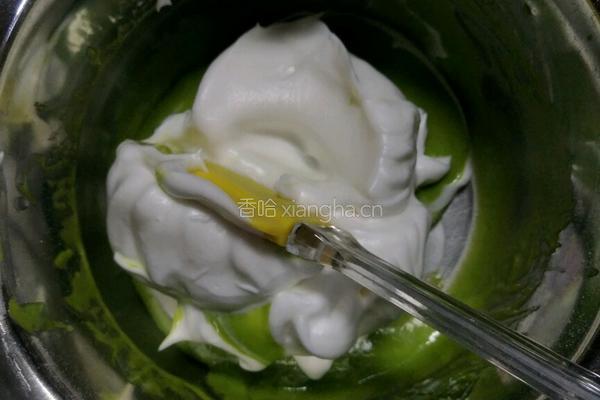 6寸菠菜戚风蛋糕的做法图解5