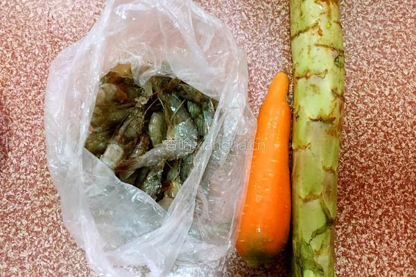 什锦虾仁的做法图解1