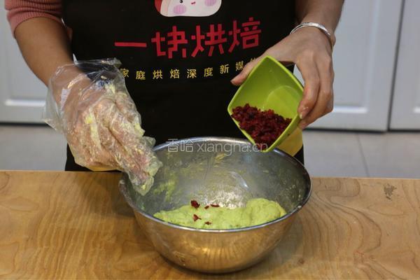 抹茶蔓越莓麻薯面包的做法图解5