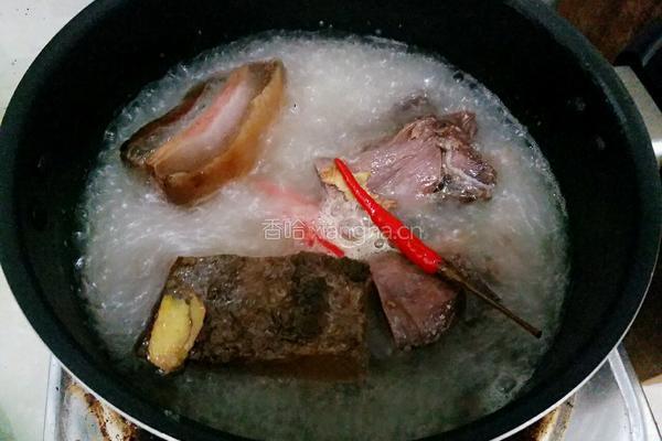 腊肉炖汤的做法图解7