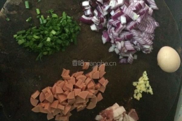 洋葱炒饭的做法图解1
