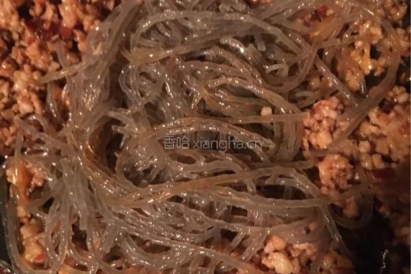 白菜肉末烧粉条的做法图解5